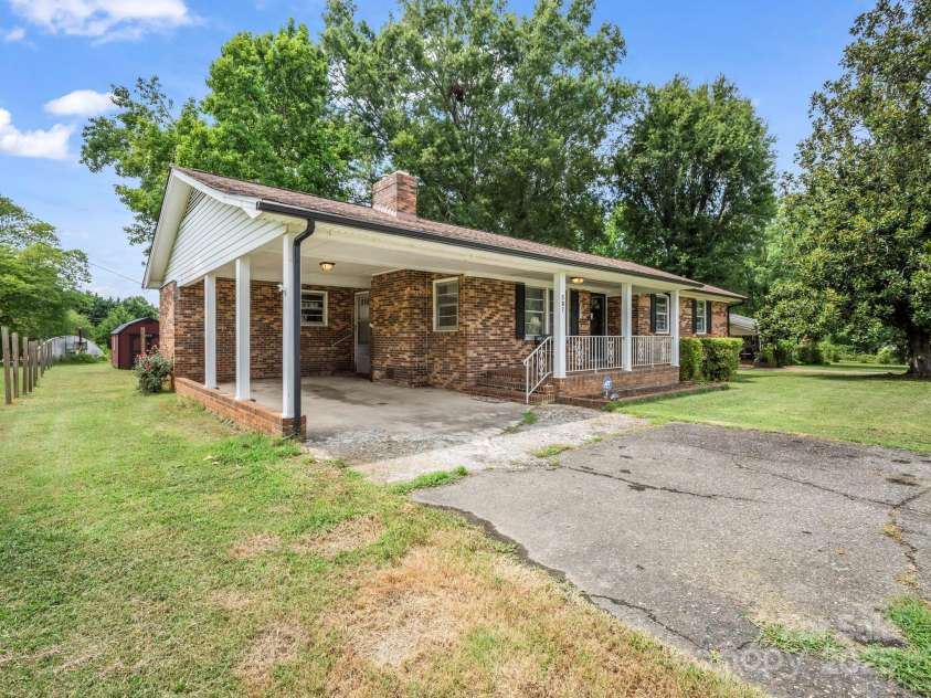 501 Weaver Street, Cherryville, NC 28021.  MLS# CAR4287583, YatesRealty ID 2722. Single carport attached