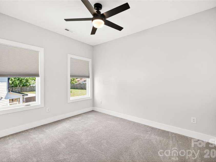 5044 Double Lakes Drive, Charlotte, NC 28212.  MLS# CAR4381424, YatesRealty ID 27220. 