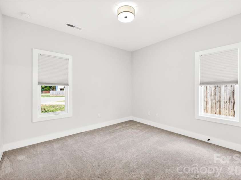 5044 Double Lakes Drive, Charlotte, NC 28212.  MLS# CAR4381424, YatesRealty ID 27220. Secondary bedroom.