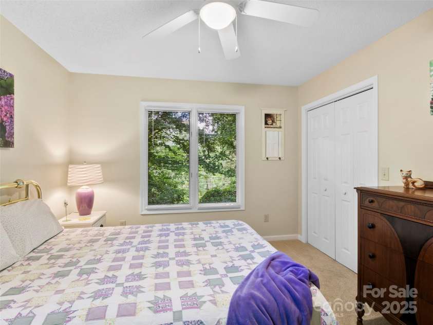 1820 Riverview Court, Hendersonville, NC 28739.  MLS# CAR4283743, YatesRealty ID 27222. 