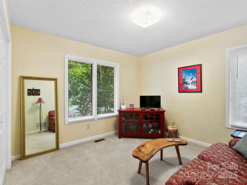 1820 Riverview Court, Hendersonville, NC 28739.  MLS# CAR4283743, YatesRealty ID 27222. 