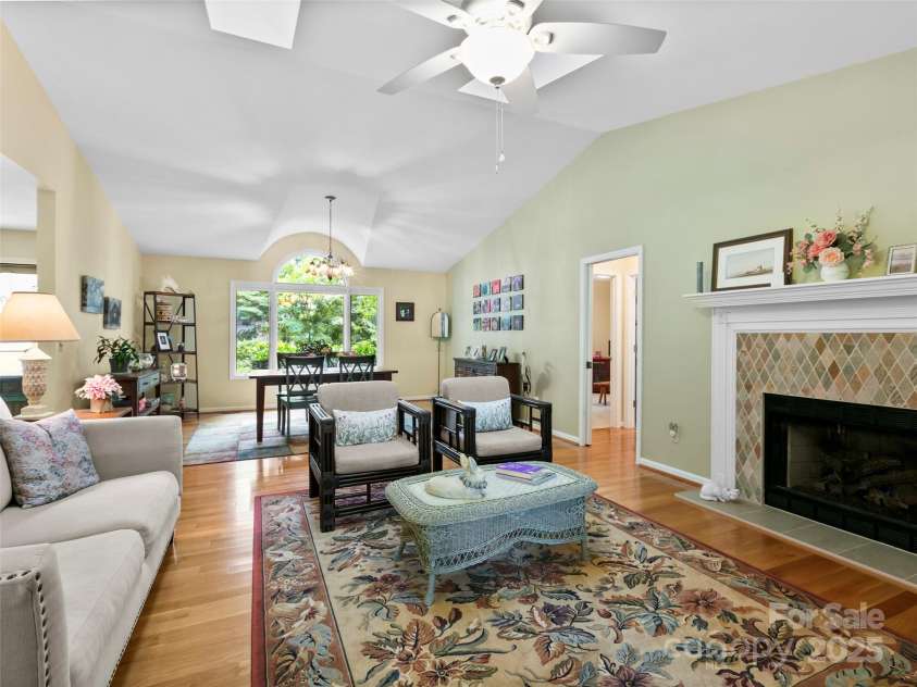 1820 Riverview Court, Hendersonville, NC 28739.  MLS# CAR4283743, YatesRealty ID 27222. 