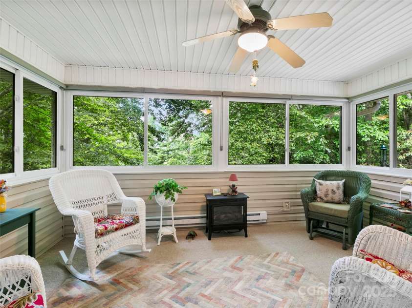 1820 Riverview Court, Hendersonville, NC 28739.  MLS# CAR4283743, YatesRealty ID 27222. 