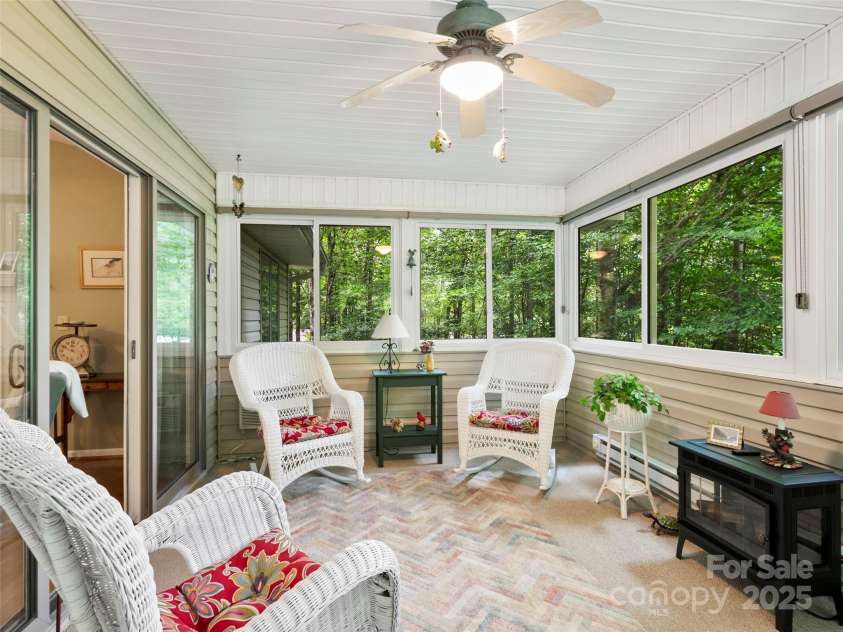 1820 Riverview Court, Hendersonville, NC 28739.  MLS# CAR4283743, YatesRealty ID 27222. 