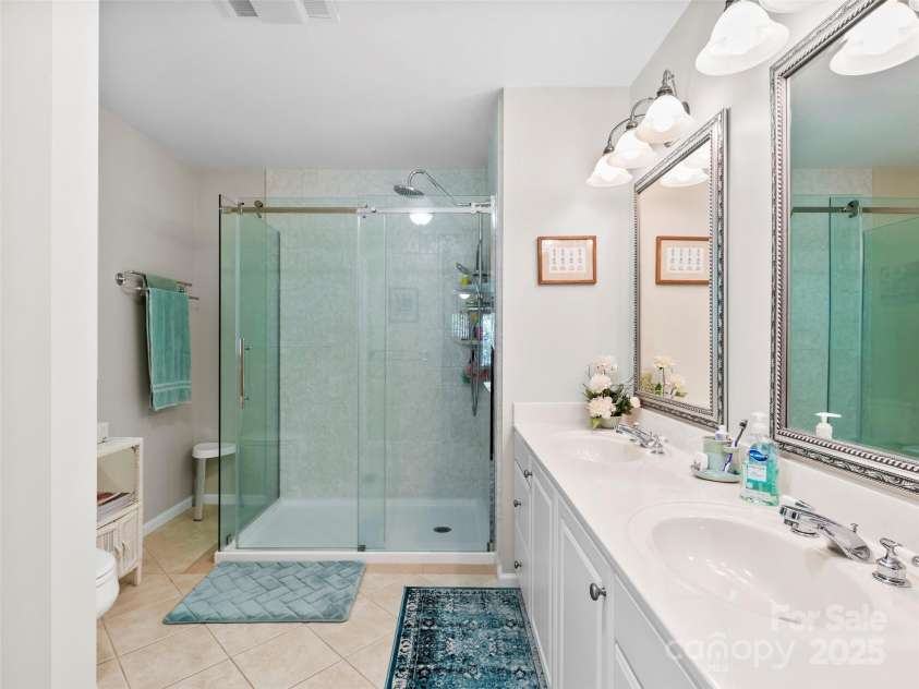 1820 Riverview Court, Hendersonville, NC 28739.  MLS# CAR4283743, YatesRealty ID 27222. 