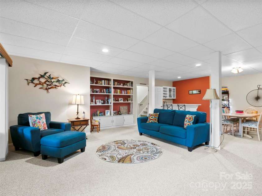 1820 Riverview Court, Hendersonville, NC 28739.  MLS# CAR4283743, YatesRealty ID 27222. 