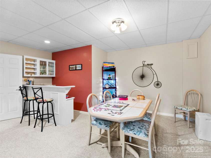 1820 Riverview Court, Hendersonville, NC 28739.  MLS# CAR4283743, YatesRealty ID 27222. 