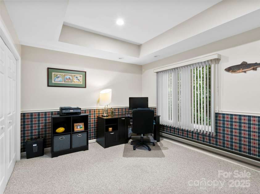 1820 Riverview Court, Hendersonville, NC 28739.  MLS# CAR4283743, YatesRealty ID 27222. 