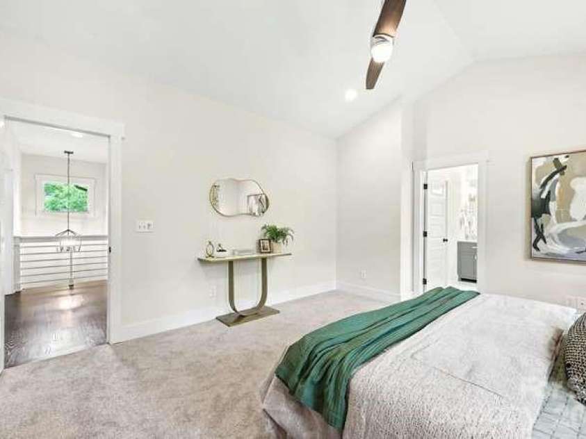 824 16th Street, Charlotte, NC 28205.  MLS# CAR4374730, YatesRealty ID 27222. 