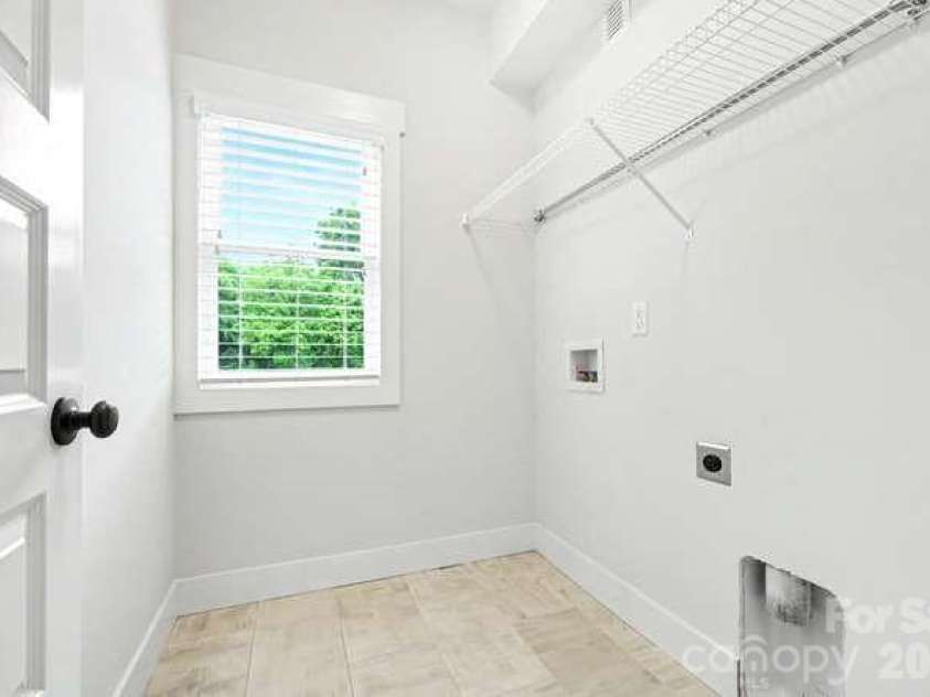 824 16th Street, Charlotte, NC 28205.  MLS# CAR4374730, YatesRealty ID 27222. 