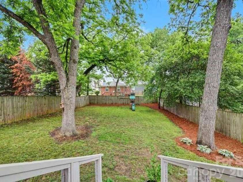 824 16th Street, Charlotte, NC 28205.  MLS# CAR4374730, YatesRealty ID 27222. 