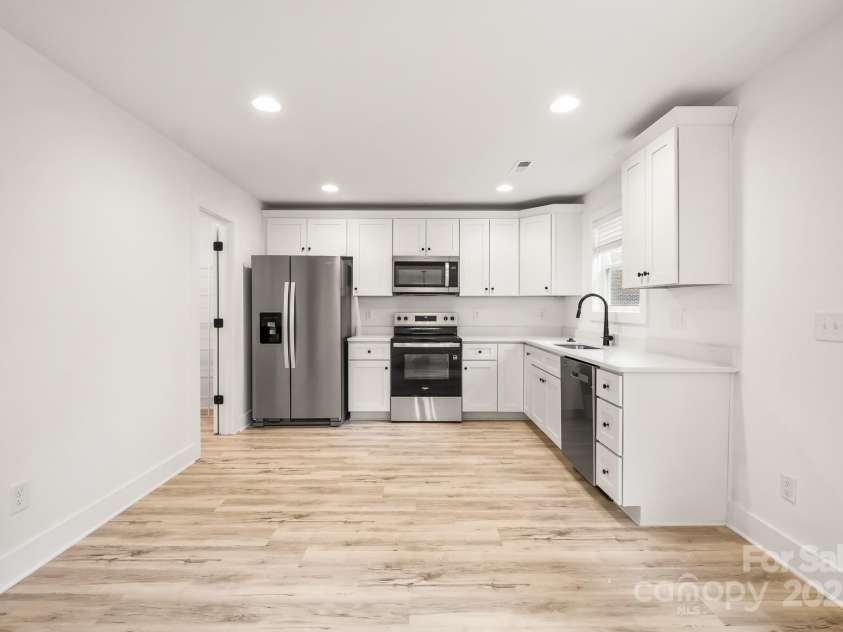 1110 Hardin Drive, Shelby, NC 28150.  MLS# CAR4283773, YatesRealty ID 27223. 