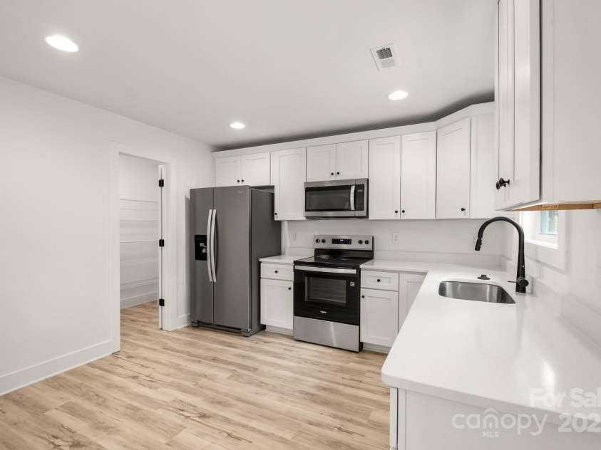 1110 Hardin Drive, Shelby, NC 28150.  MLS# CAR4283773, YatesRealty ID 27223. 