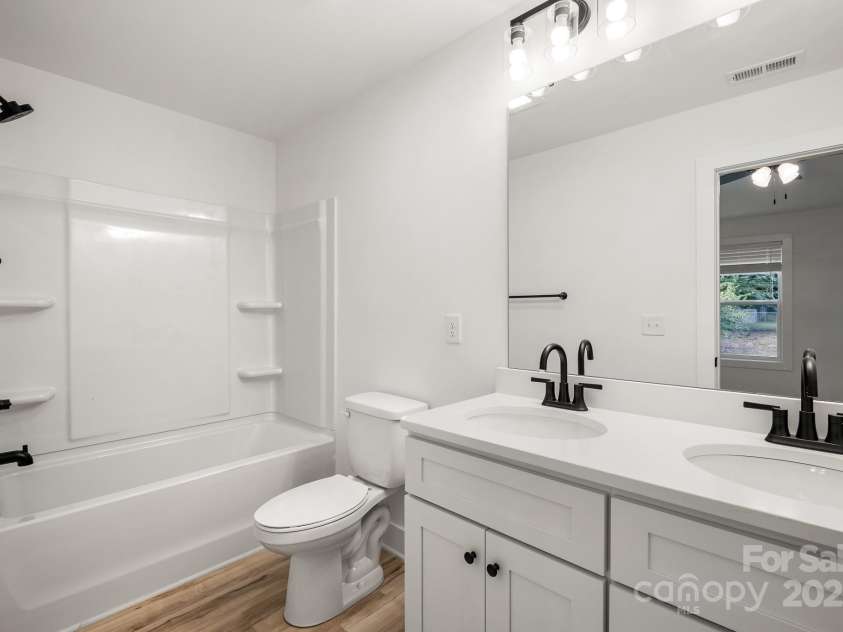 1110 Hardin Drive, Shelby, NC 28150.  MLS# CAR4283773, YatesRealty ID 27223. 