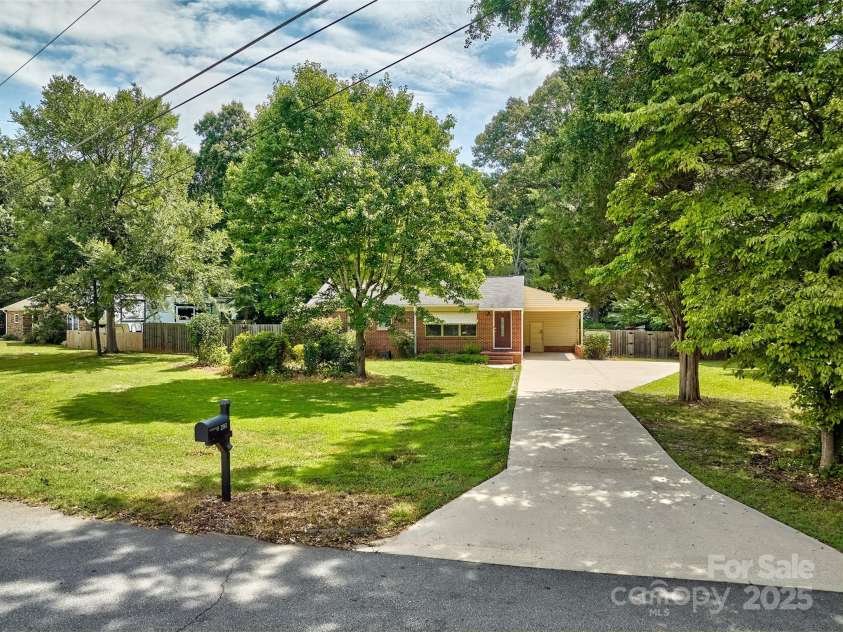 293 Mellon Road, Belmont, NC 28012.  MLS# CAR4283807, YatesRealty ID 27225. 