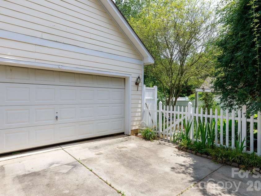 1308 Barnett Woods, Fort Mill, SC 29708.  MLS# CAR4383392, YatesRealty ID 27227. 