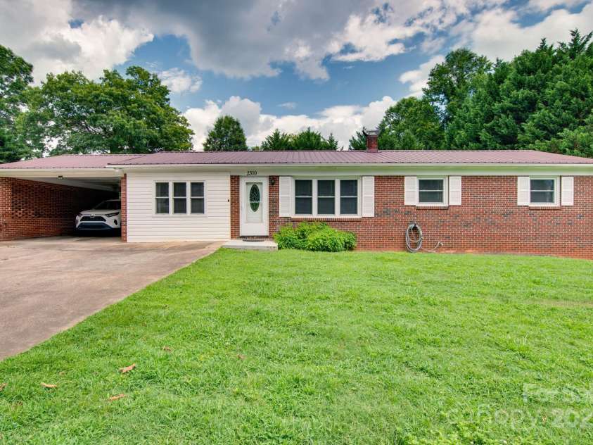 2310 Honeysuckle Place, Lenoir, NC 28645.  MLS# CAR4276060, YatesRealty ID 27227. 
