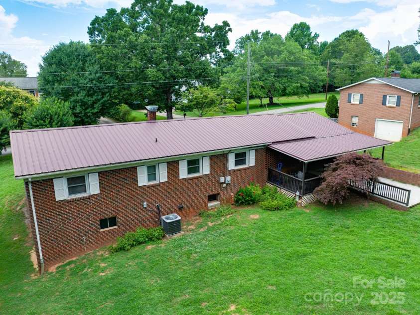 2310 Honeysuckle Place, Lenoir, NC 28645.  MLS# CAR4276060, YatesRealty ID 27227. 