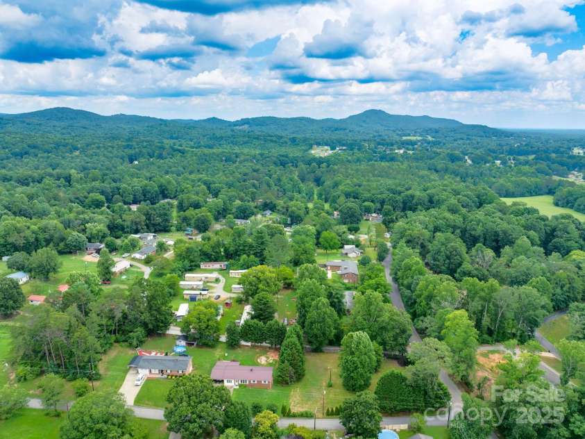 2310 Honeysuckle Place, Lenoir, NC 28645.  MLS# CAR4276060, YatesRealty ID 27227. 