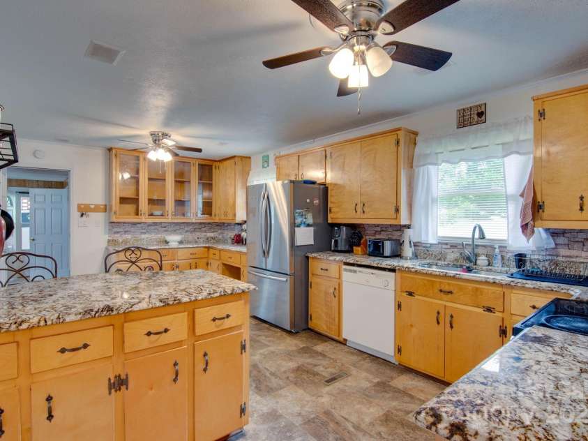 2310 Honeysuckle Place, Lenoir, NC 28645.  MLS# CAR4276060, YatesRealty ID 27227. 