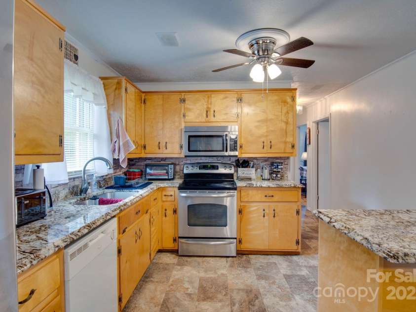 2310 Honeysuckle Place, Lenoir, NC 28645.  MLS# CAR4276060, YatesRealty ID 27227. 