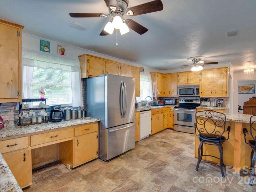 2310 Honeysuckle Place, Lenoir, NC 28645.  MLS# CAR4276060, YatesRealty ID 27227. 