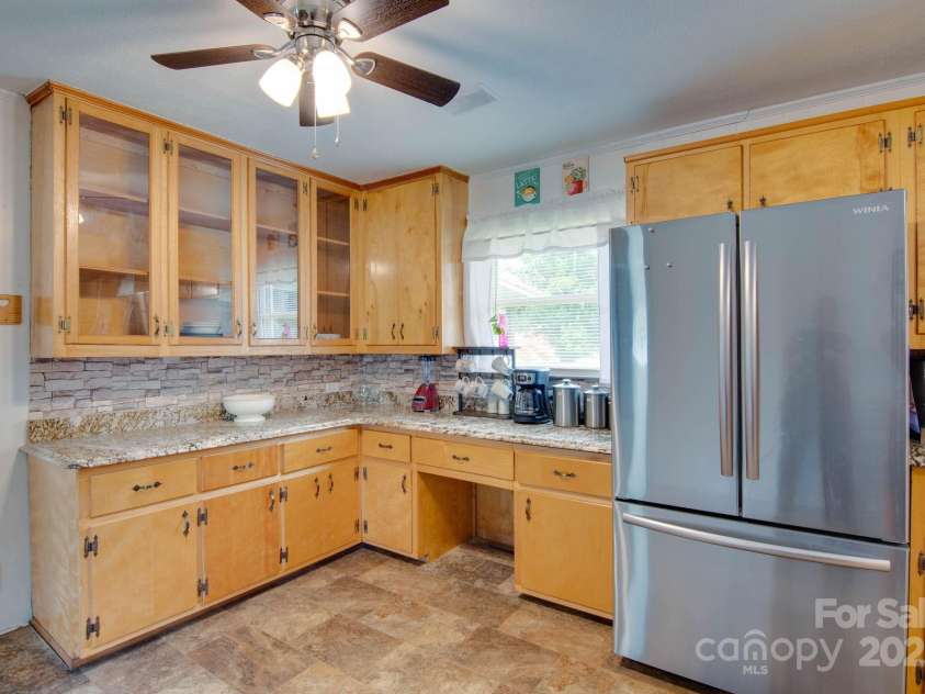 2310 Honeysuckle Place, Lenoir, NC 28645.  MLS# CAR4276060, YatesRealty ID 27227. 