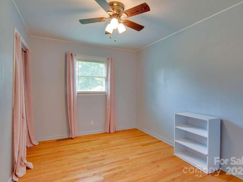 2310 Honeysuckle Place, Lenoir, NC 28645.  MLS# CAR4276060, YatesRealty ID 27227. 