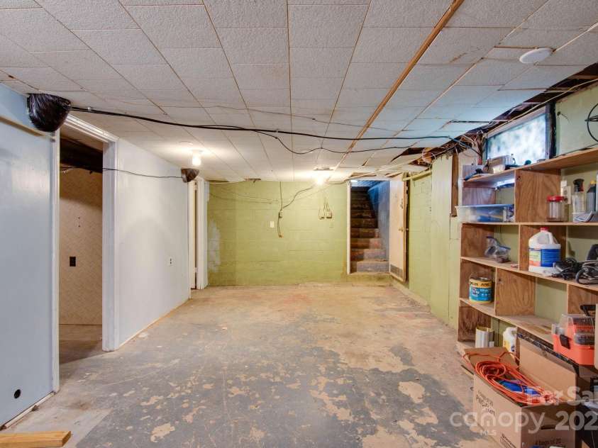 2310 Honeysuckle Place, Lenoir, NC 28645.  MLS# CAR4276060, YatesRealty ID 27227. 