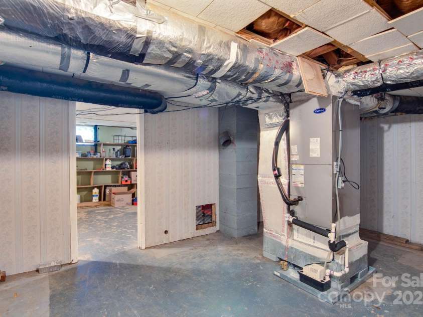 2310 Honeysuckle Place, Lenoir, NC 28645.  MLS# CAR4276060, YatesRealty ID 27227. 