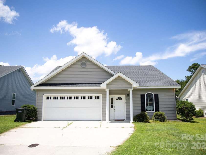 1809 Samantha Place, Laurinburg, NC 28352.  MLS# CAR4281732, YatesRealty ID 27229. 