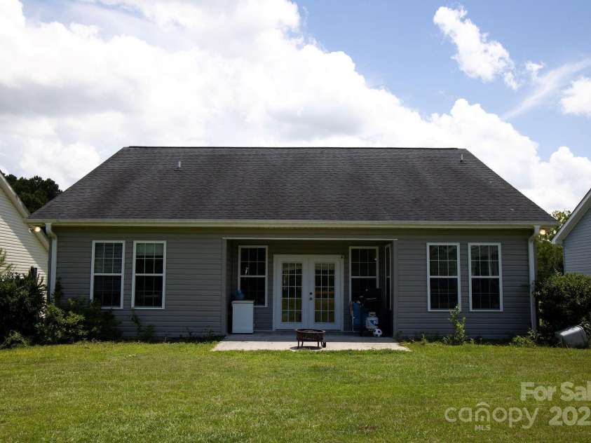 1809 Samantha Place, Laurinburg, NC 28352.  MLS# CAR4281732, YatesRealty ID 27229. 
