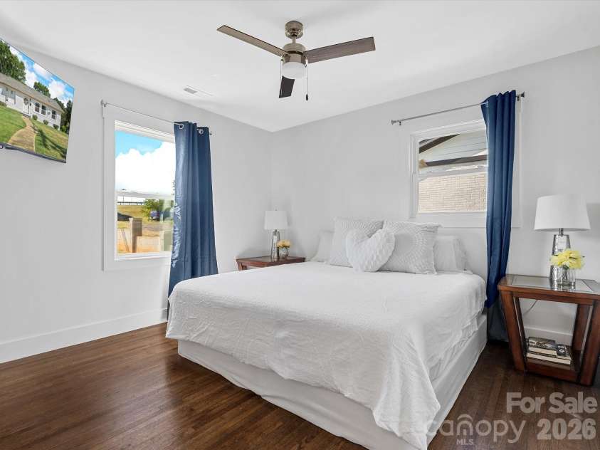 2633 Old North Sharon Amity Road, Charlotte, NC 28205.  MLS# CAR4334808, YatesRealty ID 2723. 