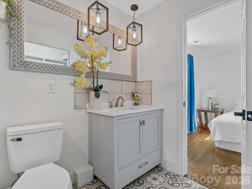 2633 Old North Sharon Amity Road, Charlotte, NC 28205.  MLS# CAR4334808, YatesRealty ID 2723. 