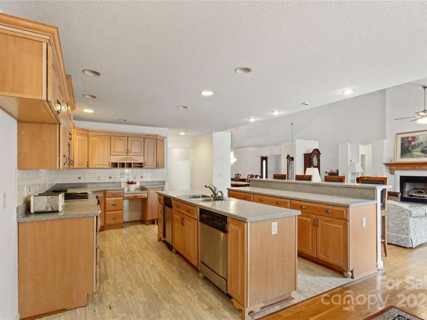 38 Southern Visions Drive, Hendersonville, NC 28792.  MLS# CAR4183487, YatesRealty ID 2723. 