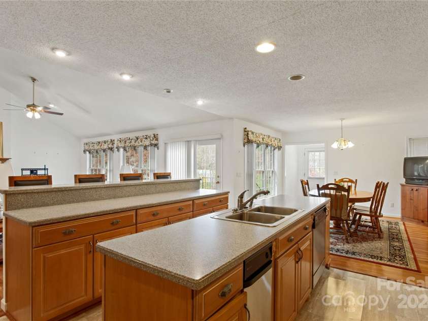 38 Southern Visions Drive, Hendersonville, NC 28792.  MLS# CAR4183487, YatesRealty ID 2723. 