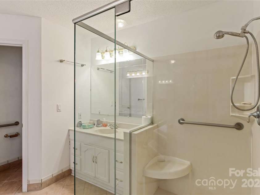 38 Southern Visions Drive, Hendersonville, NC 28792.  MLS# CAR4183487, YatesRealty ID 2723. 