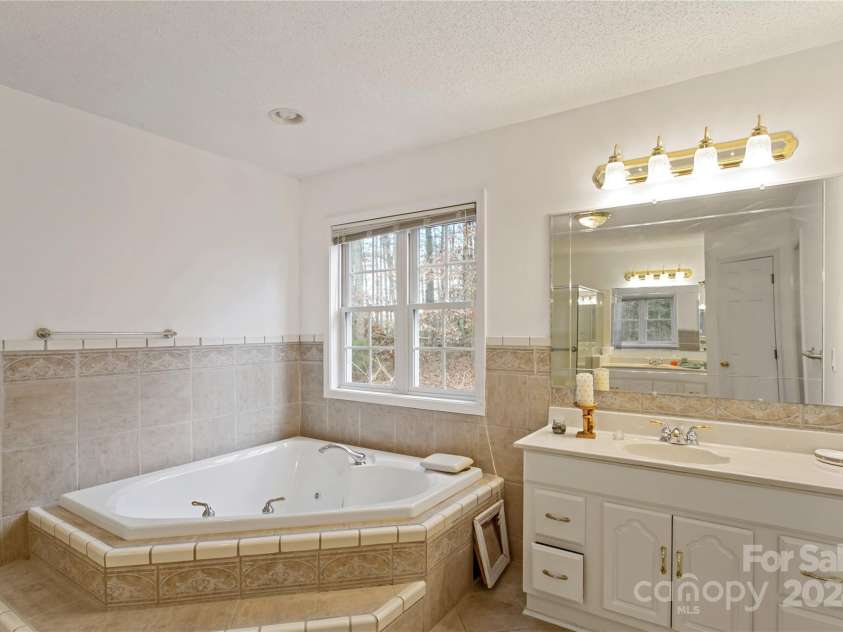 38 Southern Visions Drive, Hendersonville, NC 28792.  MLS# CAR4183487, YatesRealty ID 2723. 