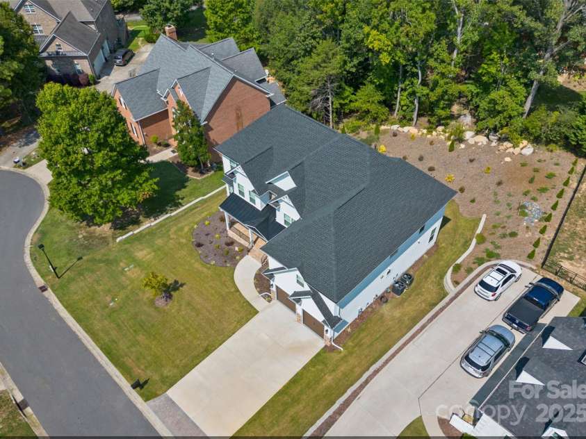 15818 Sparrowridge Court, Charlotte, NC 28278.  MLS# CAR4273574, YatesRealty ID 27230. 