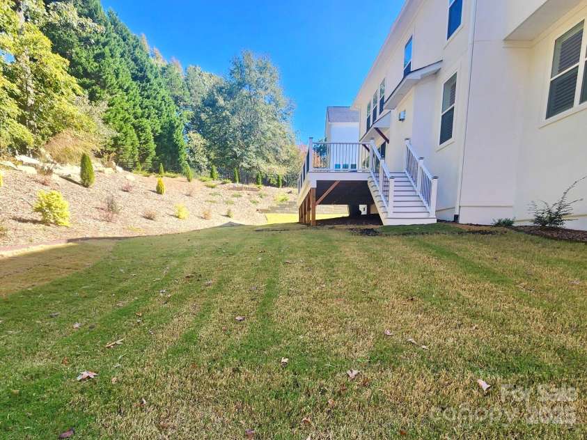 15818 Sparrowridge Court, Charlotte, NC 28278.  MLS# CAR4273574, YatesRealty ID 27230. 