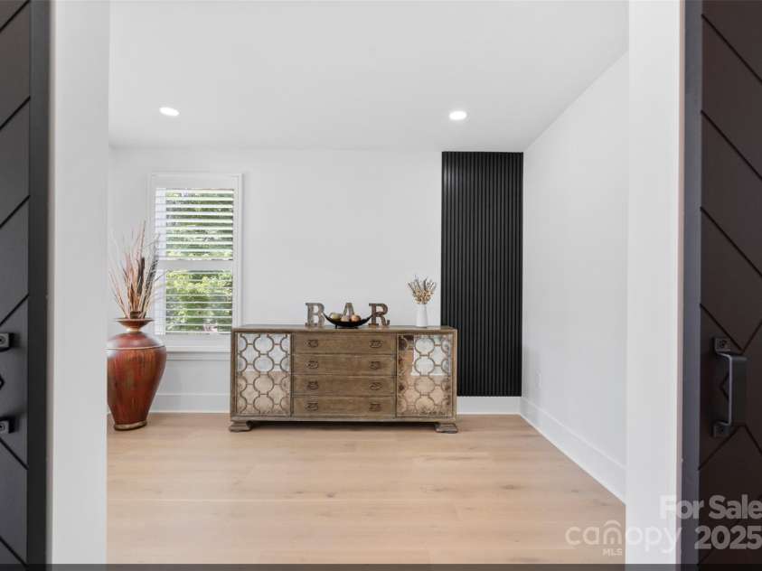 15818 Sparrowridge Court, Charlotte, NC 28278.  MLS# CAR4273574, YatesRealty ID 27230. 