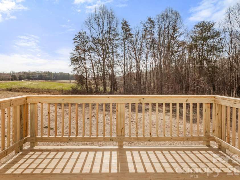 109 Indian Wells Court, Harmony, NC 28634.  MLS# CAR4354271, YatesRealty ID 27231. 