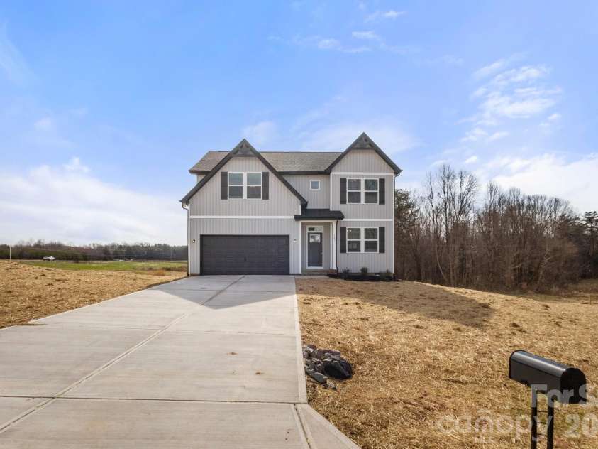 109 Indian Wells Court, Harmony, NC 28634.  MLS# CAR4354271, YatesRealty ID 27231. 