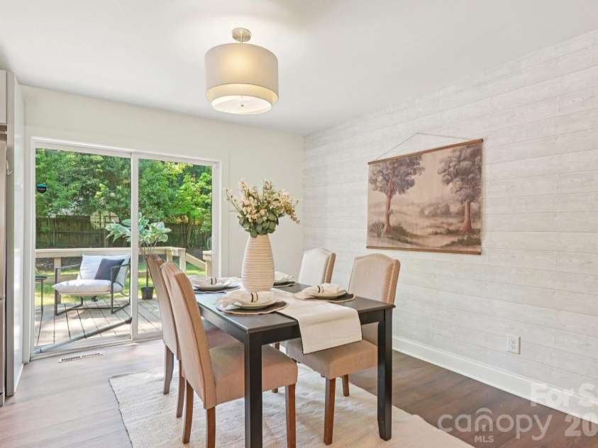 3000 Dunlavin Way, Charlotte, NC 28205.  MLS# CAR4341490, YatesRealty ID 27232. 