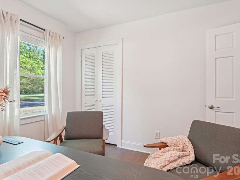 3000 Dunlavin Way, Charlotte, NC 28205.  MLS# CAR4341490, YatesRealty ID 27232. 