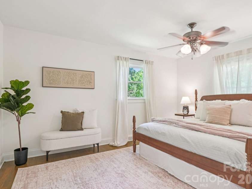 3000 Dunlavin Way, Charlotte, NC 28205.  MLS# CAR4341490, YatesRealty ID 27232. 