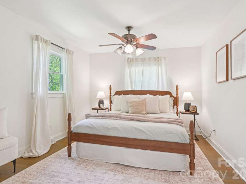 3000 Dunlavin Way, Charlotte, NC 28205.  MLS# CAR4341490, YatesRealty ID 27232. 
