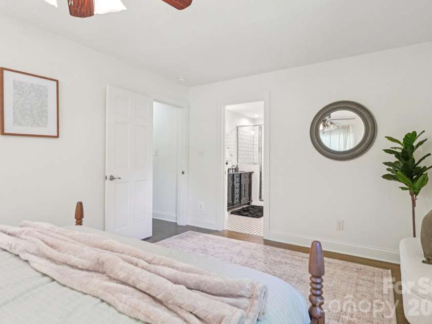 3000 Dunlavin Way, Charlotte, NC 28205.  MLS# CAR4341490, YatesRealty ID 27232. 
