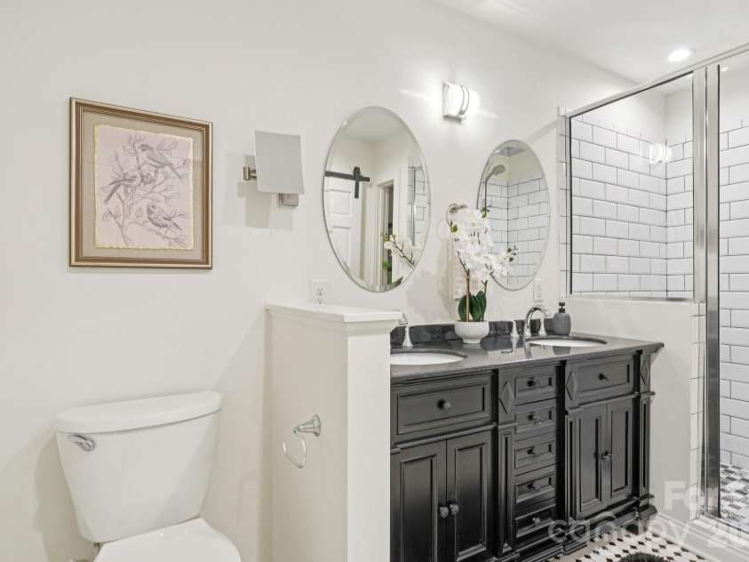 3000 Dunlavin Way, Charlotte, NC 28205.  MLS# CAR4341490, YatesRealty ID 27232. 