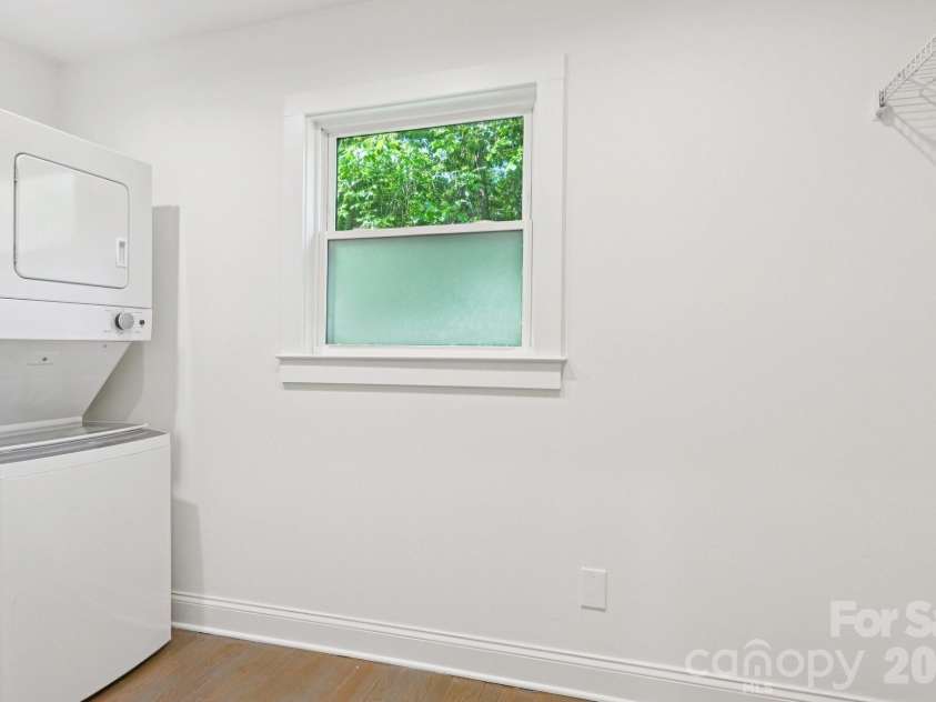 3000 Dunlavin Way, Charlotte, NC 28205.  MLS# CAR4341490, YatesRealty ID 27232. 